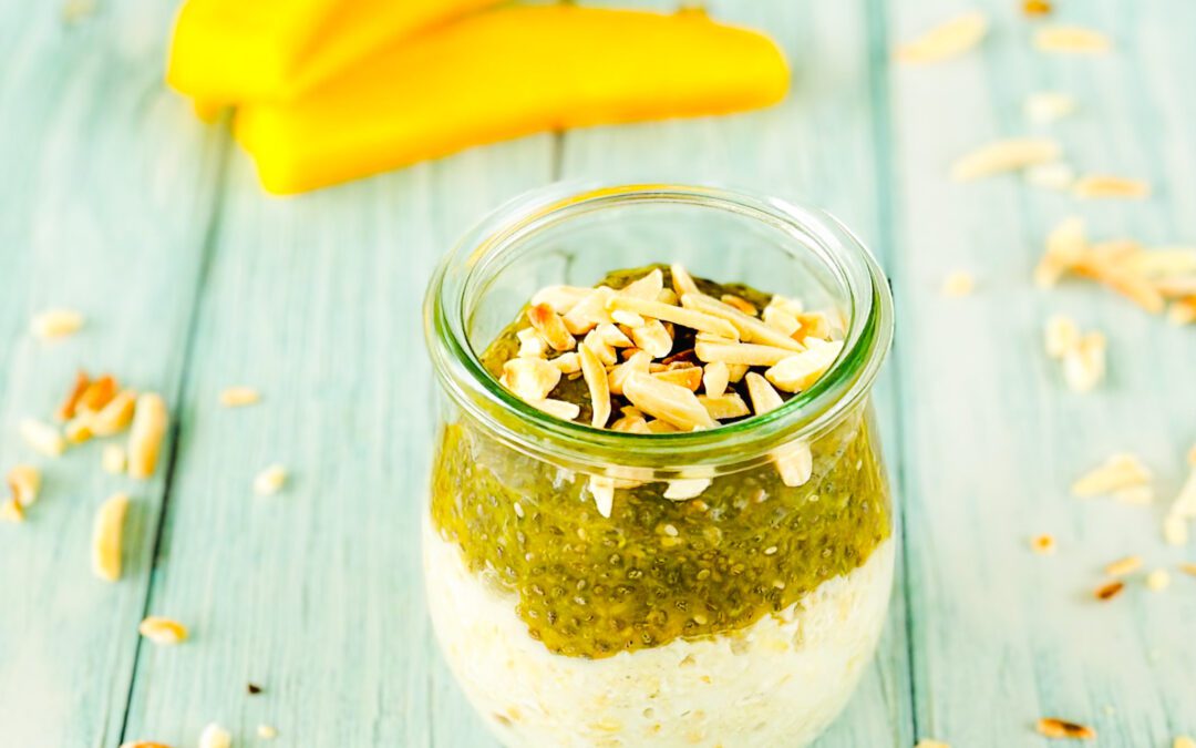 Overnight Hafer Mandel Oat mit Mango Chia Pudding