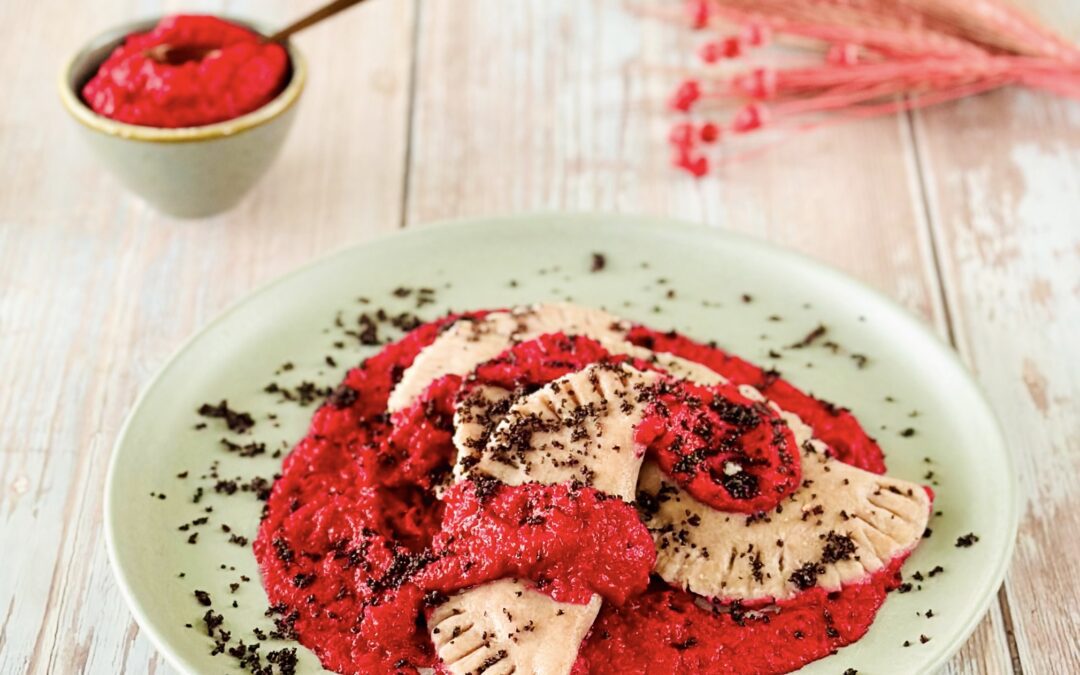Rote Beete Ricotta Ravioli mit Mohn