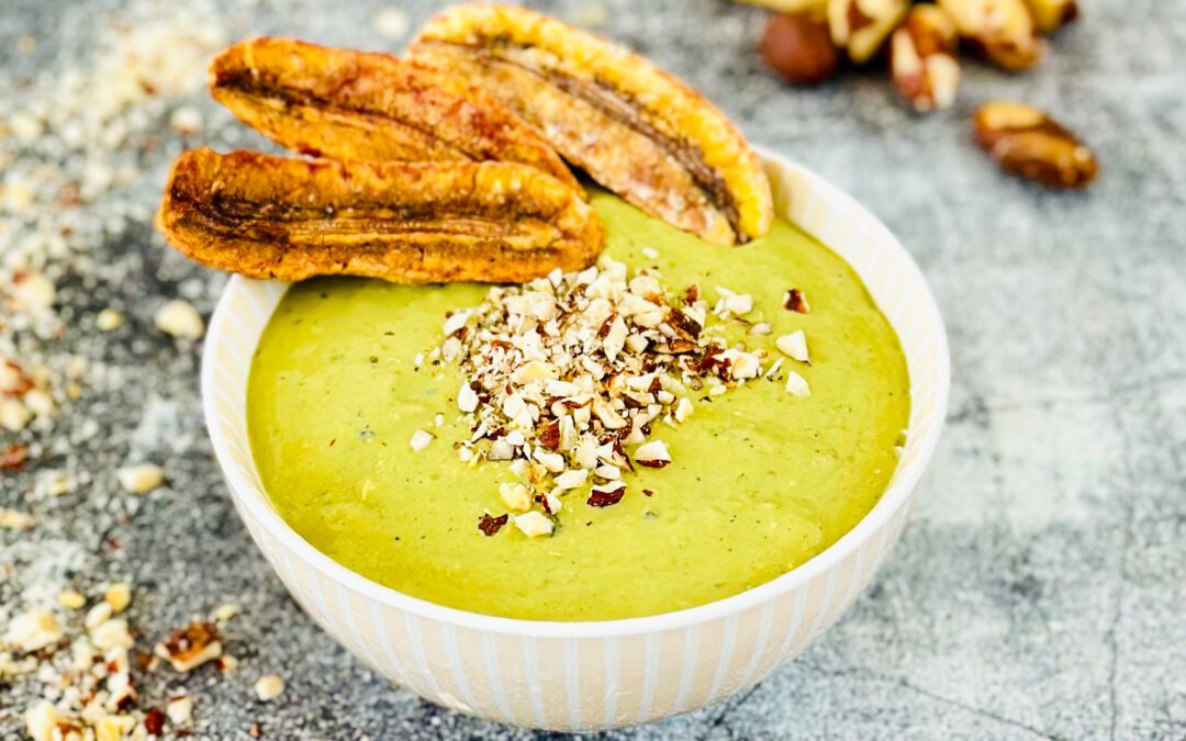 Vegane Matcha Protein Bananen Kaltschale