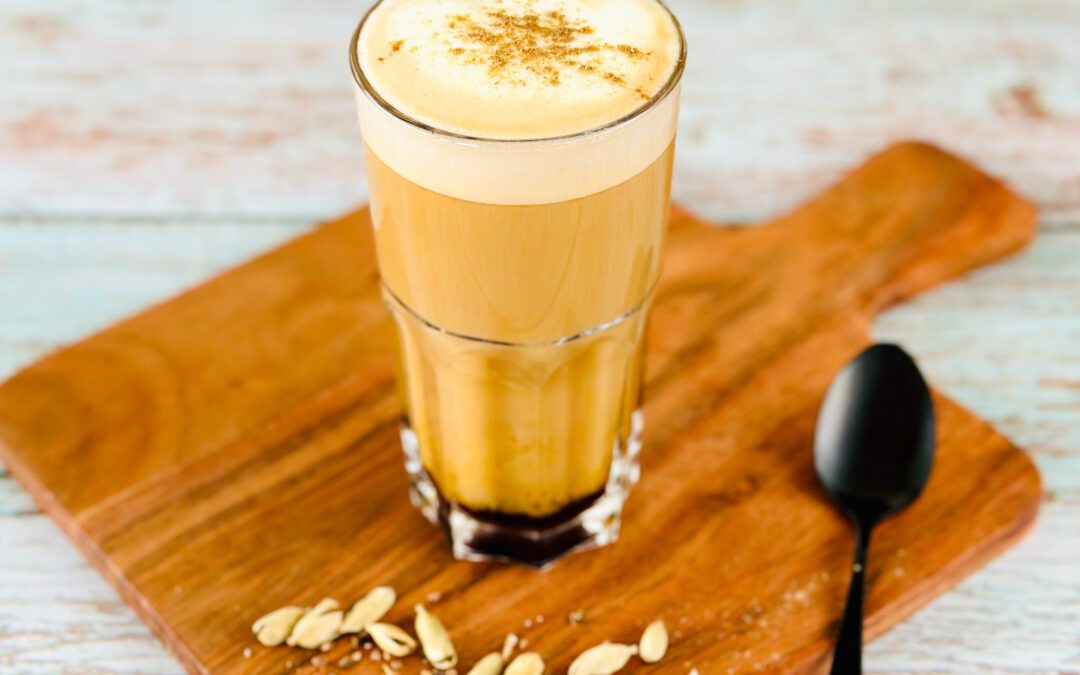 Bananen Erdnuss Kardamom Cappuccino
