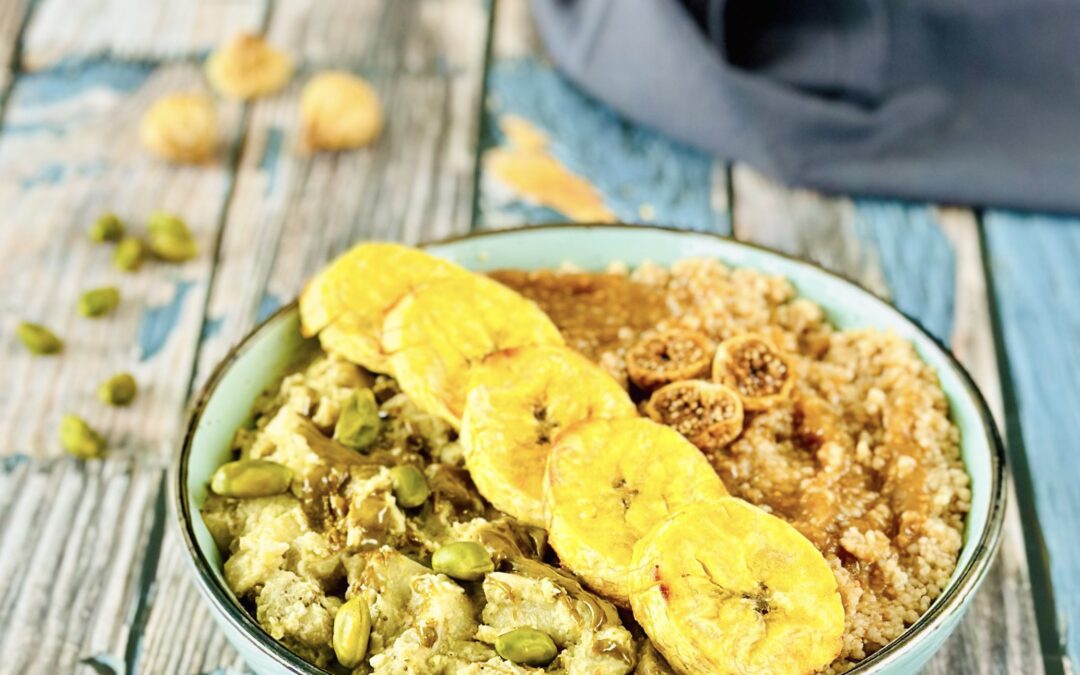 Auberginen Pistazien Bowl mit Feigen Couscous und Kochbanane