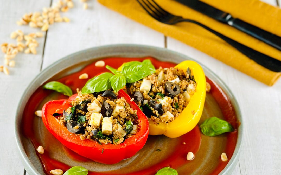 Vegan gefüllte Paprika mit Tomatensugo