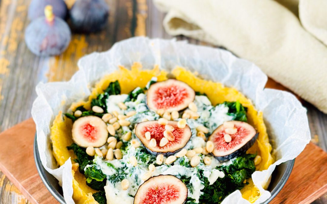 Polentatarte mit Feta und Spinat