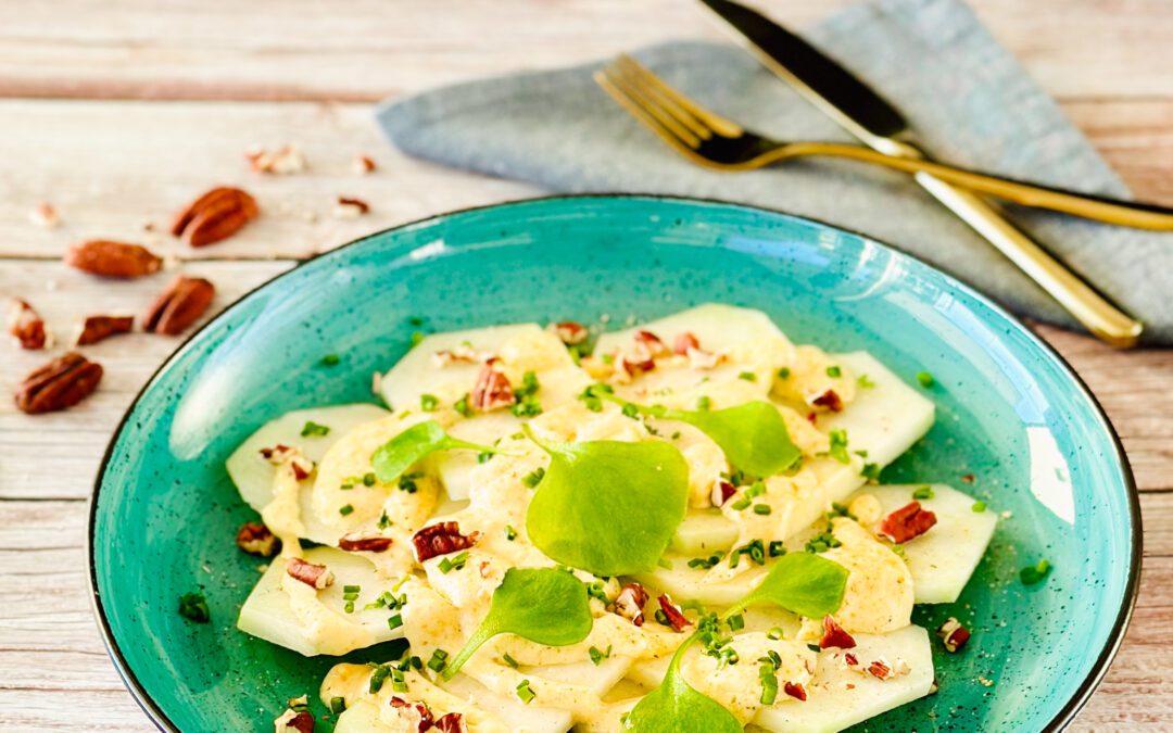 Kohlrabi Carpaccio mit Mango Feta Sauce