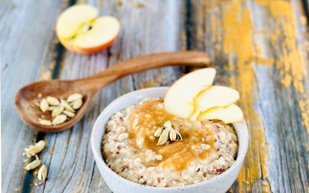 Apfelmus Porridge mit Kardamom
