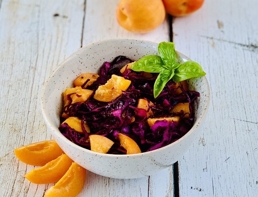 Rotkohl Salat mit Aprikosen