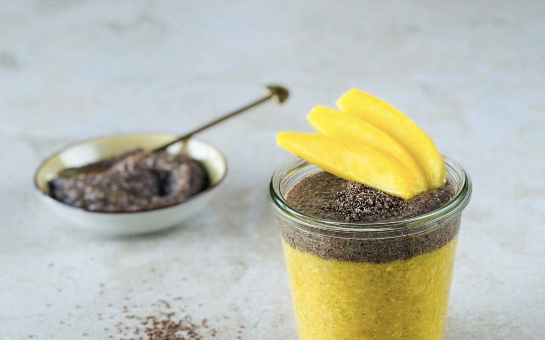 Mango Porridge mit Canihua Vanille Topping