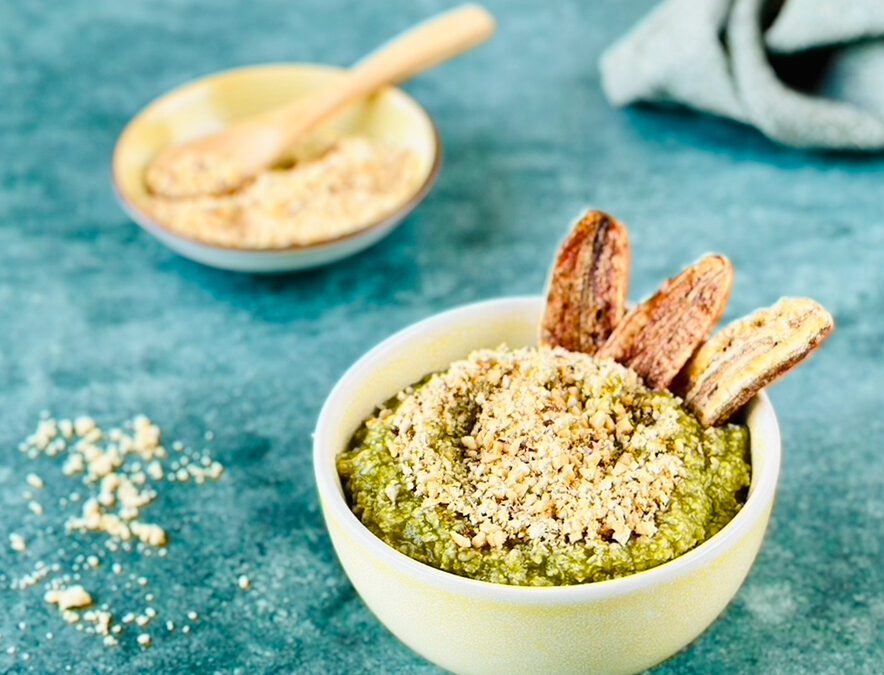 Gerstengras Porridge mit fruchtig scharfem Topping
