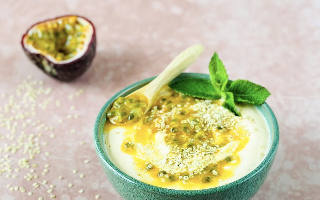 Passionsfrucht Aprikosen Kaltschale mit Quinoa Flocken
