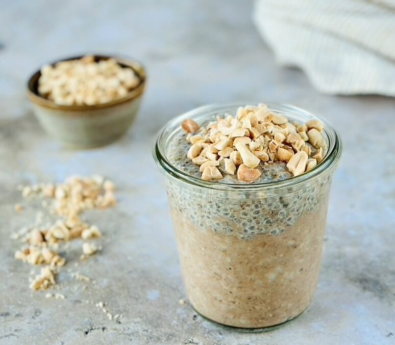 Overnight Hafer Erdnuss Oat mit Bananen Chia Pudding