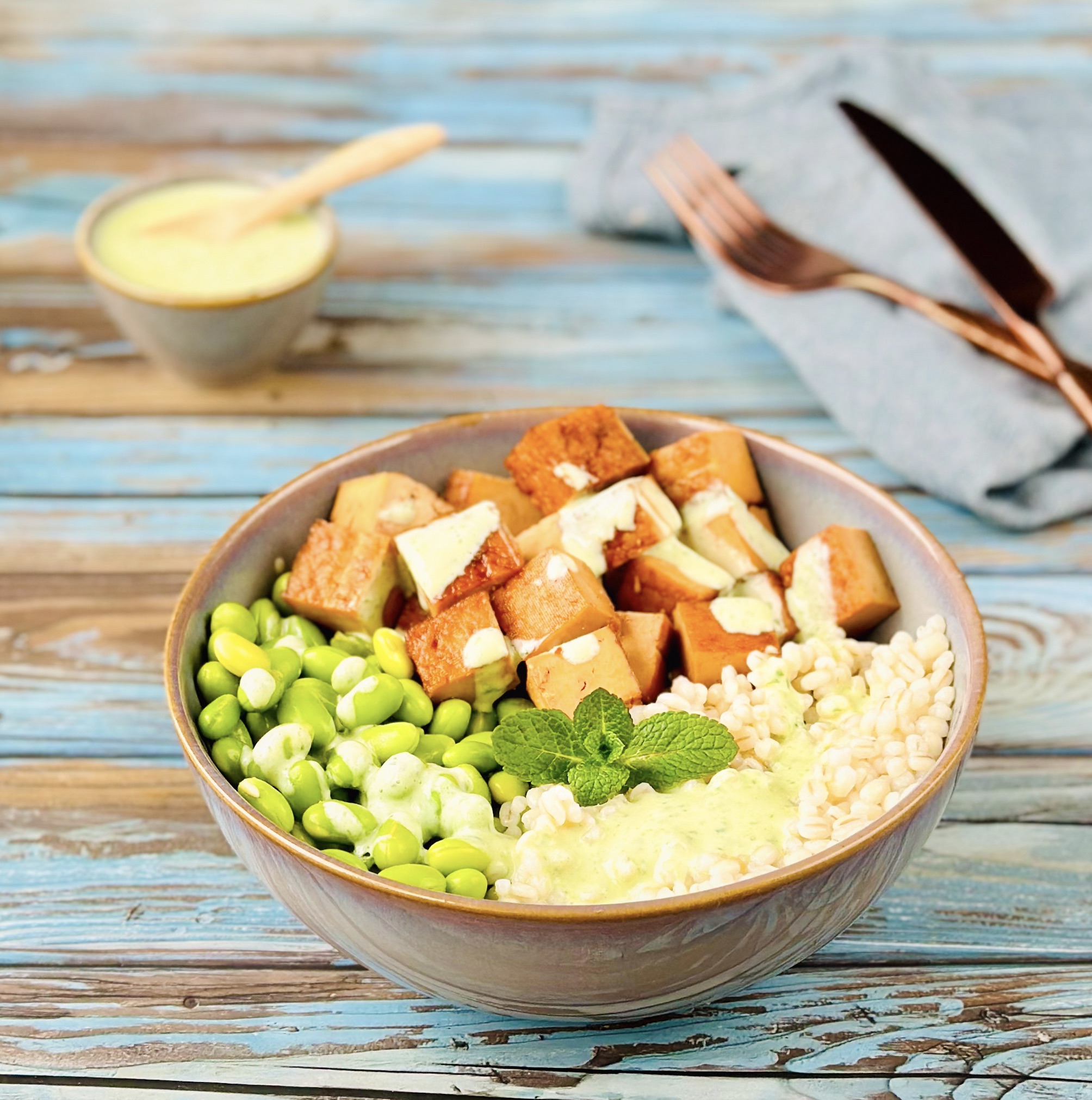 Protein Gersten Bowl mit Edamame und Tofu - Body Health Nutrition 360!