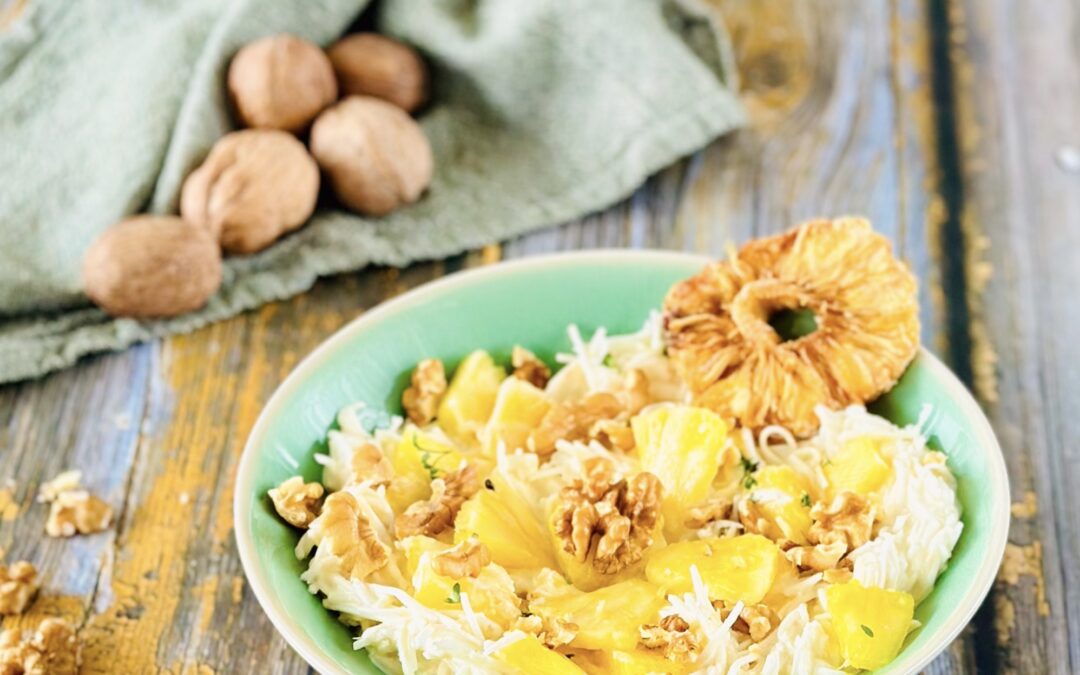 Sellerie Salat mit Ananas und Walnuss