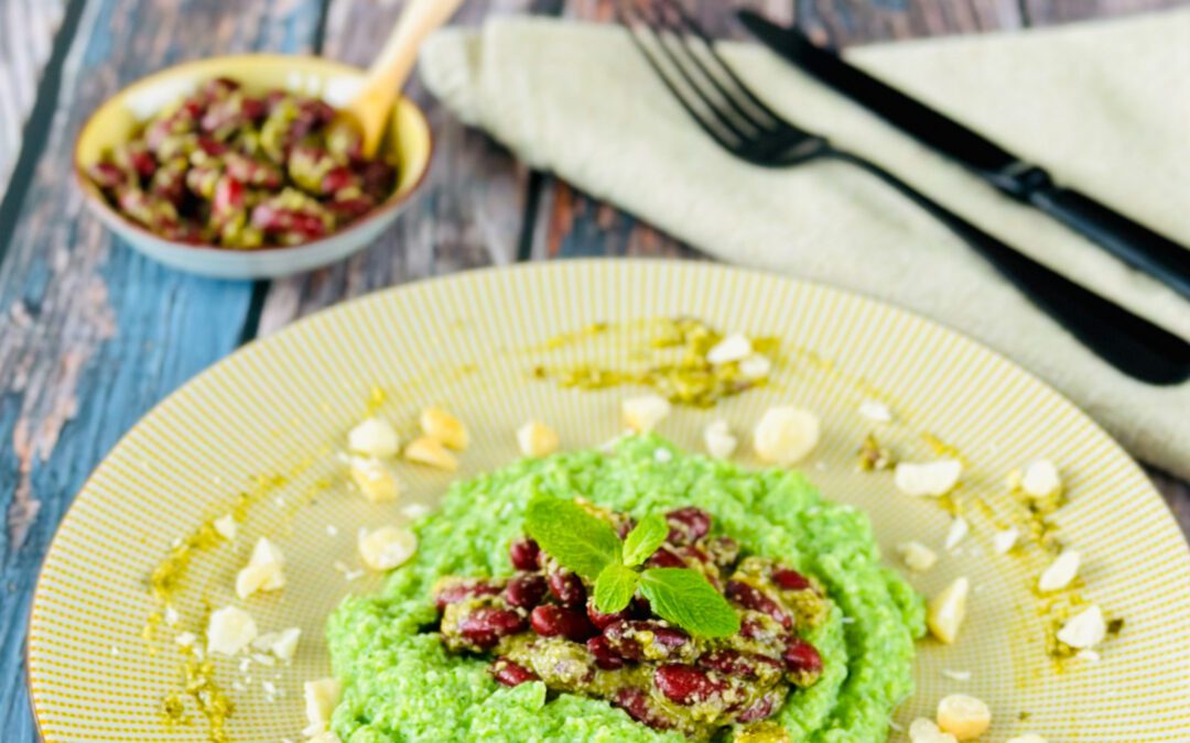 Gebratene Pesto Bohnen auf Brokkoli Macadamia Püree