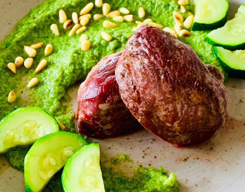 Lamm mit Zucchini Rucola Minze Creme