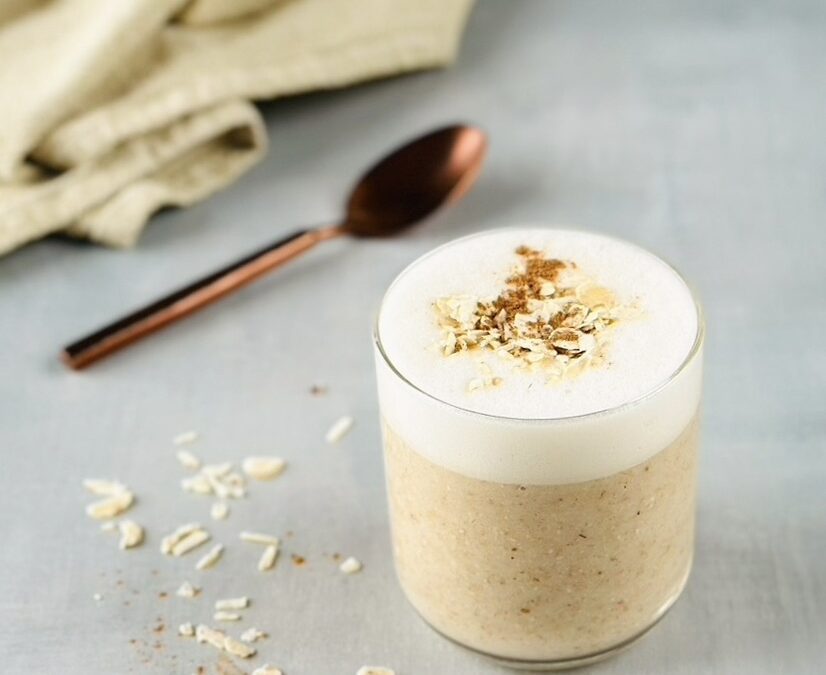 Erdmandel Dinkelgriess Porridge mit Chai Latte Schaum