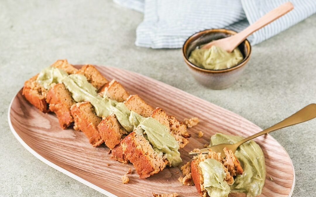 Frühstücks Süsskartoffel Brot mit Kürbiskernprotein Topping