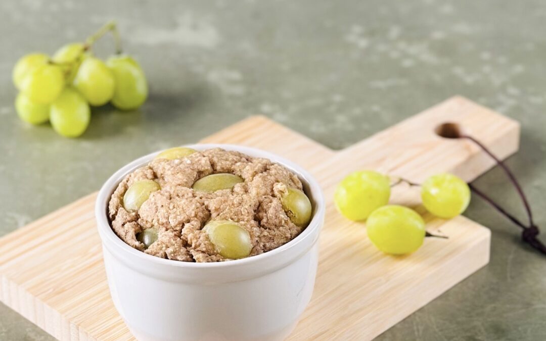 Fluffy Baked Oats mit Trauben