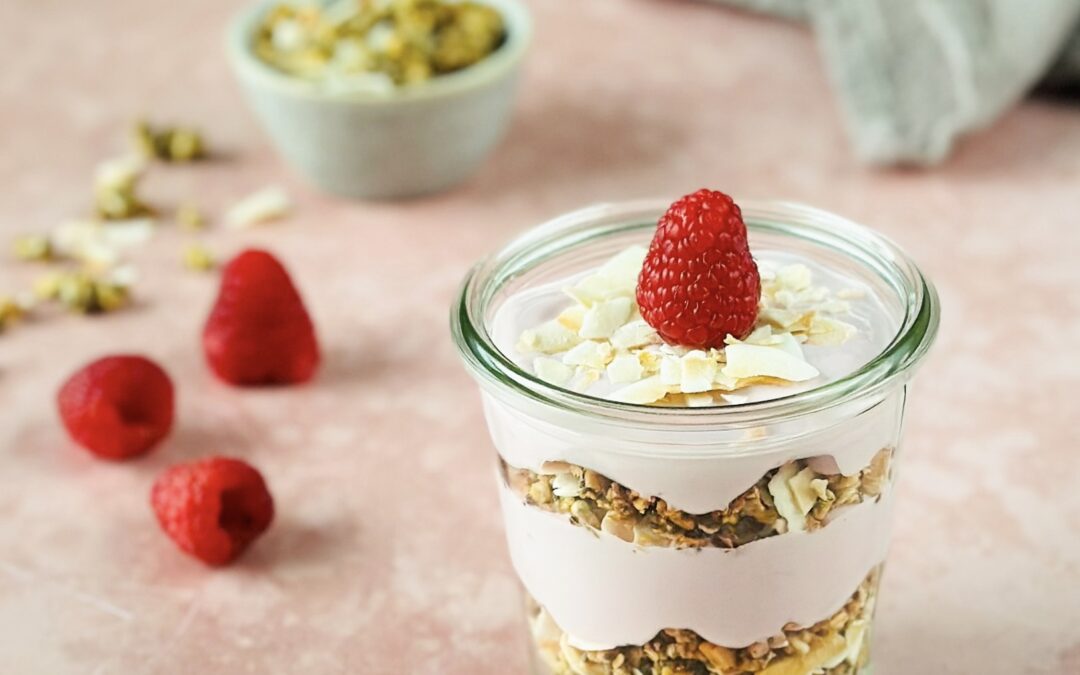 Himbeer Kokos Knusper Trifle